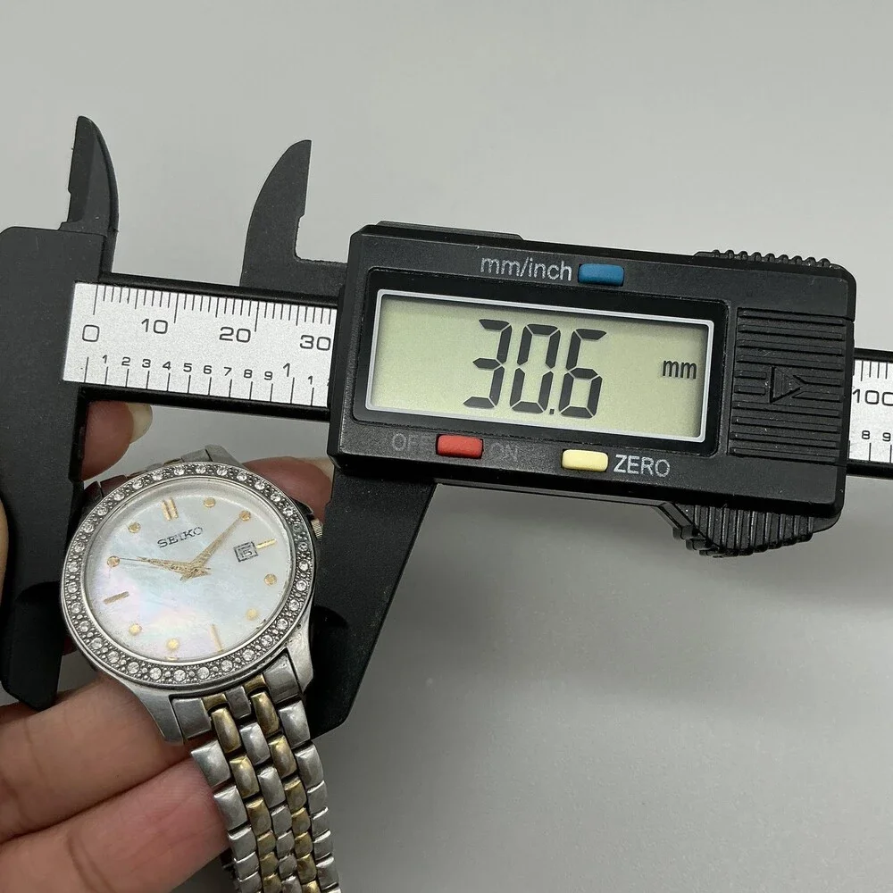 Seiko Womens Watch 31mm White Dial Two Tone Crystals 7N82-0HV0 New Battery 7.25